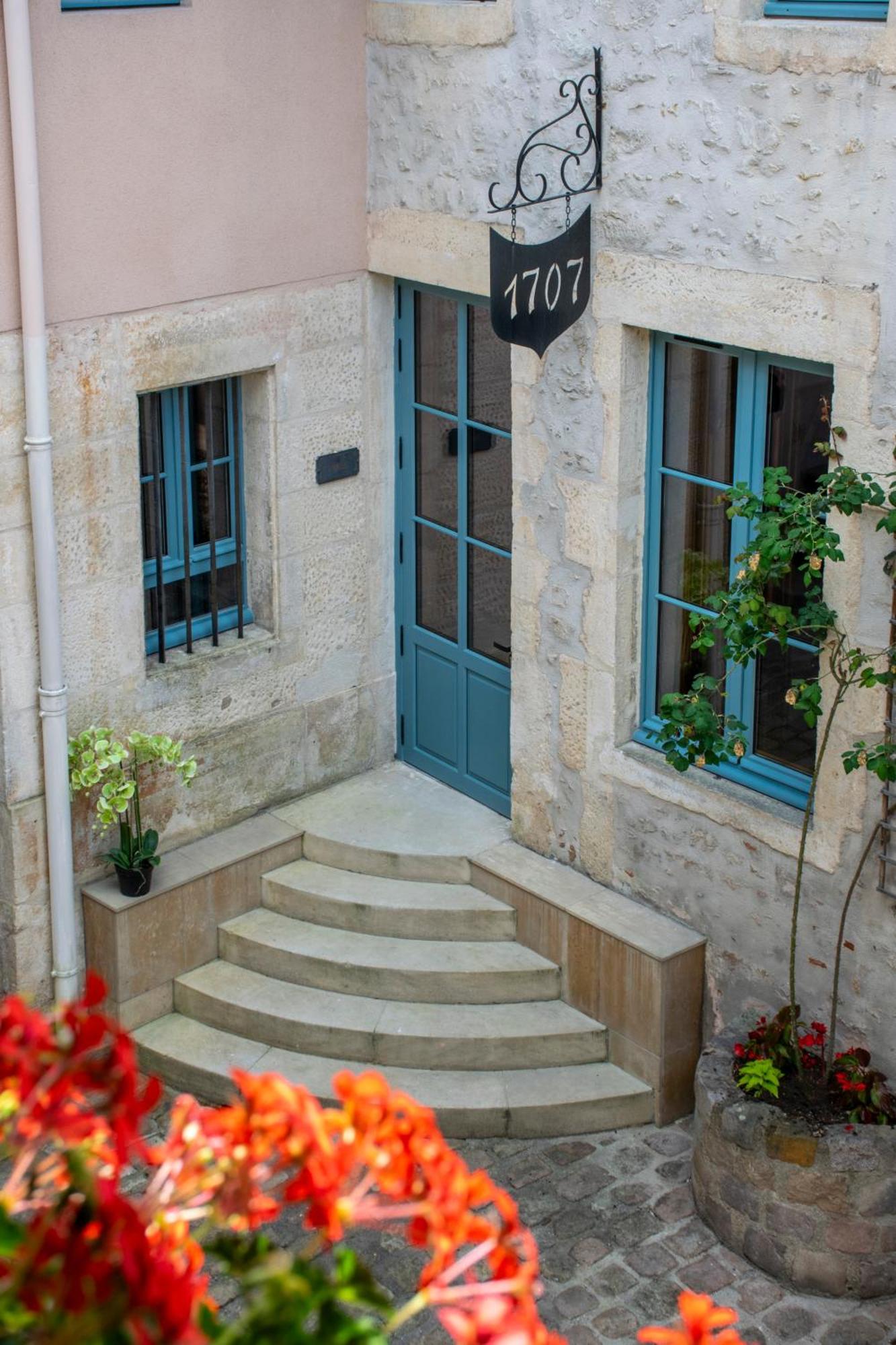 Hotel De La Poste Avallon Ngoại thất bức ảnh