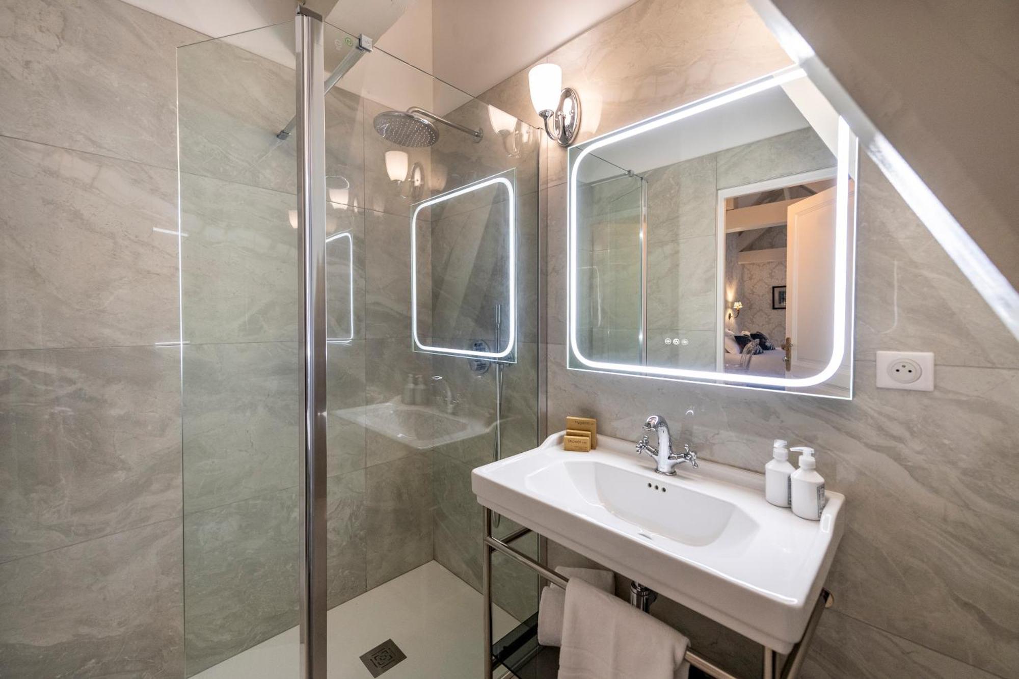 Hotel De La Poste Avallon Ngoại thất bức ảnh
